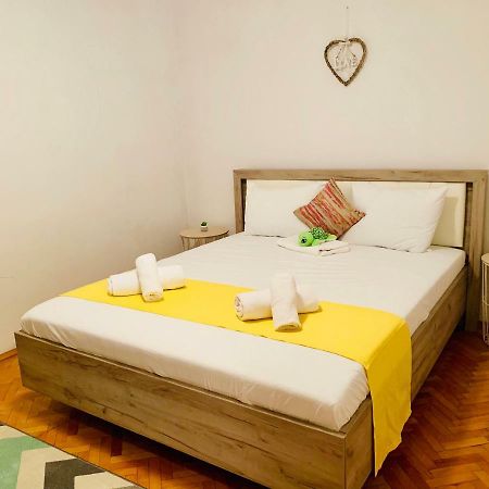 Ultracentral Apartment With All You Need: Wifi, Tv, Ac, Washer, Coffe ティミショアラ エクステリア 写真